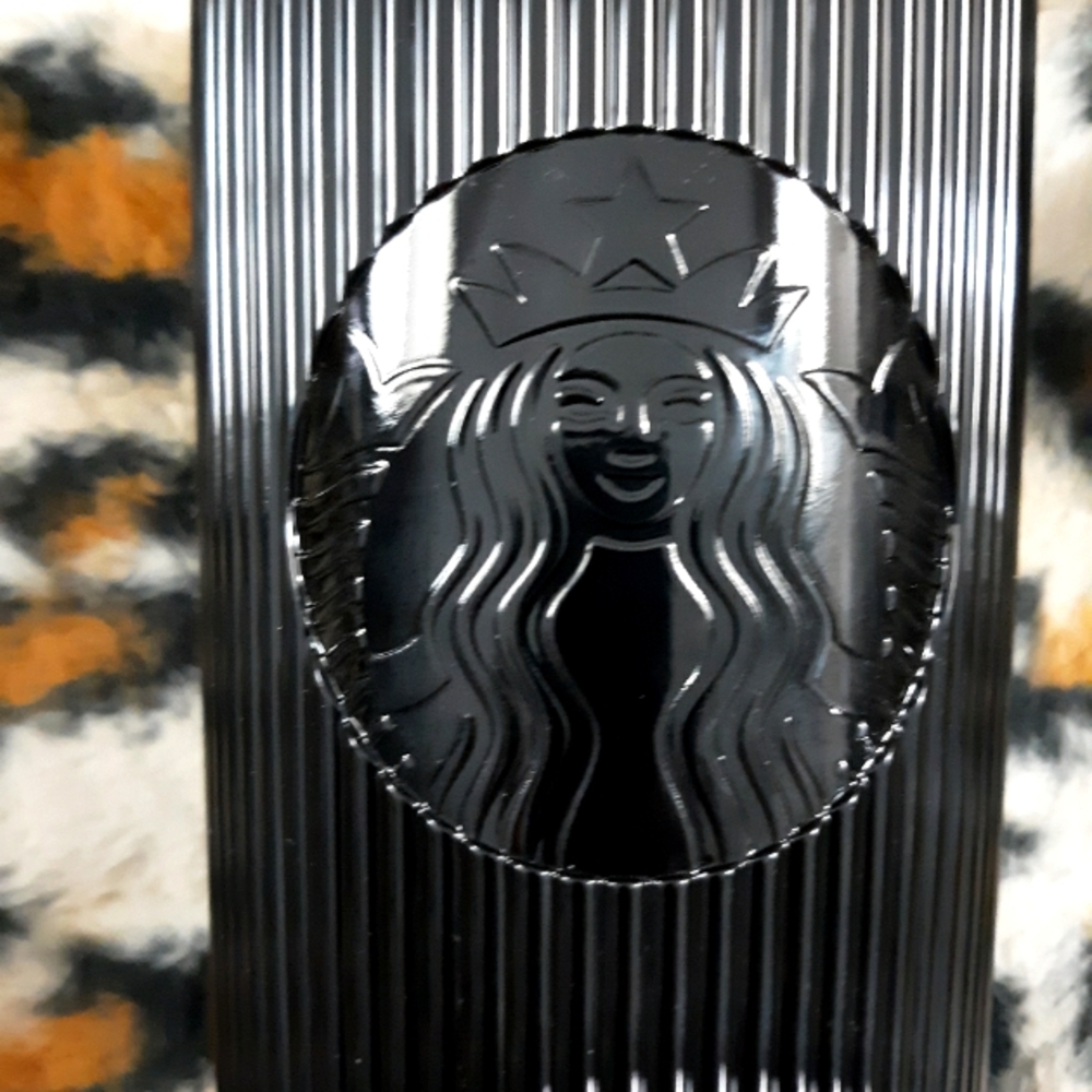 STARBUCKS LTD ED BLACK WINTER FACET CUP W/STRAW NEW!